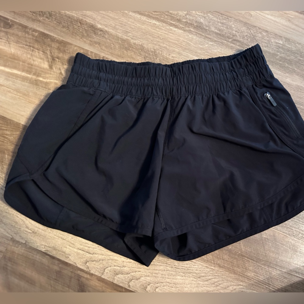 Lululemon Tracker Low-Rise Lined Short 4”